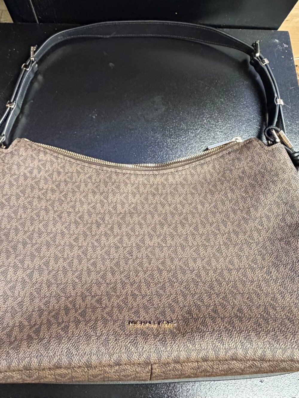 Michael Kors Fulton Large Brown Signature Logo Shoulder Hobo Bag - Picture 2 of 7